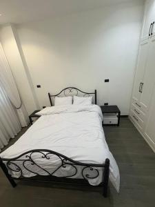 Postel nebo postele na pokoji v ubytování Astonishing 3 Bedroom Apartment