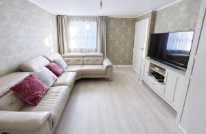 TV a/nebo společenská místnost v ubytování LuxCosy Double Room in Detached house Salford PLab
