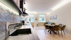 Η κουζίνα ή μικρή κουζίνα στο tARTu Stays at City Center