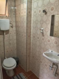 Ένα μπάνιο στο Apt Centro Comercial Vilage 1 +31 φωτογραφίες