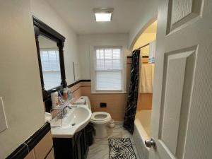 Imagem da galeria de Family 4BR Retreat Near Buffalo, Airport & Falls em Cheektowaga