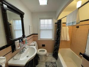 Imagem da galeria de Family 4BR Retreat Near Buffalo, Airport & Falls em Cheektowaga mais 28 fotografias