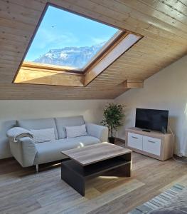 Un televizor și/sau centru de divertisment la Anna's Appartement