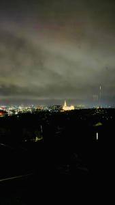 Foto Aucklandis asuva majutusasutuse Family friendly Home with views of Manukau and Auckland city galeriist