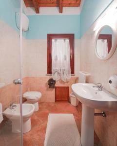 Photo de la galerie de l'établissement Agriturismo La Grotta Del Tesoro, à Santadi 21 autres photos