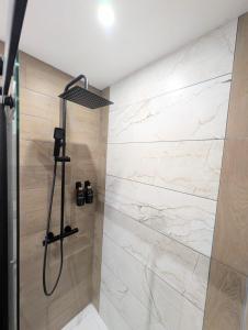 Phòng tắm tại Le 1930, la pause Béthunoise