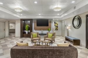 Гостиная зона в Best Western Plus Heritage Inn & Suites Houston