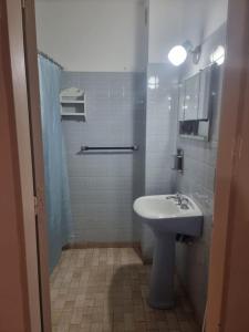 Et badeværelse på Dpto Centro Monte