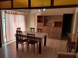 Køkken eller tekøkken på Dpto Centro Monte + 3 billeder