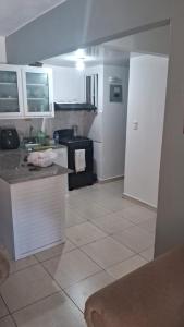 Η κουζίνα ή μικρή κουζίνα στο Familia agosto