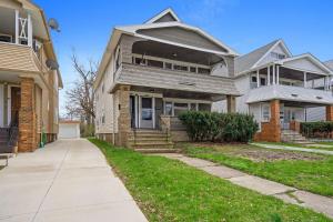 Tòa nhà nơi căn hộ tọa lạc