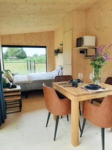 Ένα ή περισσότερα κρεβάτια σε δωμάτιο στο Black Pearl +12 φωτογραφίες