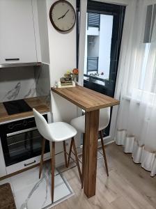 Η κουζίνα ή μικρή κουζίνα στο INKOGNITO Centar 39