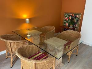 Χώρος καθιστικού στο Zwei Zimmer, Küche, Badezimmer, Aufenthaltsraum