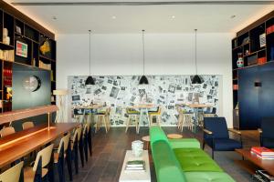 Posezení v ubytování citizenM Paris Gare de Lyon + 32 fotografií