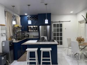 Kuchyň nebo kuchyňský kout v ubytování Villa View -Cozy Retreat