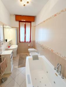 Ένα μπάνιο στο Casa Felice 28 +14 φωτογραφίες