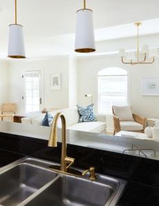 Fotografie z fotogalerie ubytování May River Breeze! 3-Story Townhouse in Old Town's Promenade v destinaci Bluffton + 38 fotografií