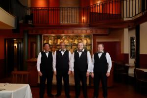 Μέλη του προσωπικού του Hotel Topcider