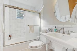 Koupelna v ubytování Conifer Donner + 20 fotografií