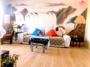 Ένα ή περισσότερα κρεβάτια σε δωμάτιο στο charming room for rent