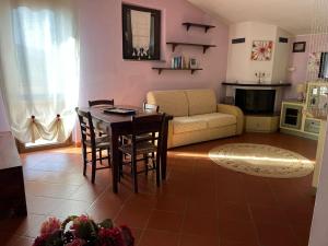 Una cocina o cocineta en Le Valli di Piero 8 fotos más