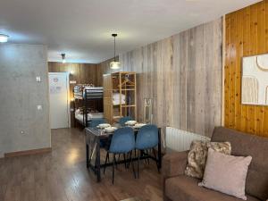 Η κουζίνα ή μικρή κουζίνα στο Acogedor Estudio en Pas de la Casa a pie de pistas