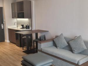 Kuchyň nebo kuchyňský kout v ubytování Armon Plaza Montreal Airport