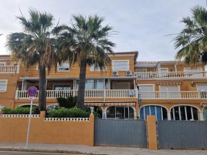 Το κτήριο όπου στεγάζεται  το διαμέρισμα