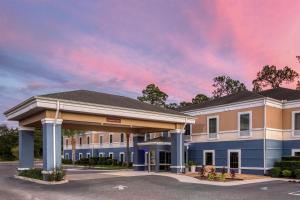 a rendering of a hotel with a parking lot at Best Western Waldo Inn & Suites in Waldo