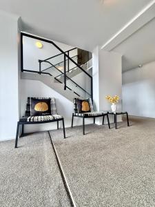 Posezení v ubytování BKs Premier Motel Hamilton