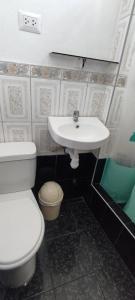 Ένα μπάνιο στο Hospedaje Paraíso +13 φωτογραφίες