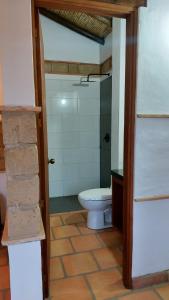 Koupelna v ubytování Casa Campestre a Estrenar Ráquira