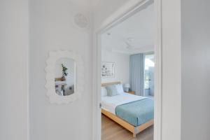 Postel nebo postele na pokoji v ubytování 1 BR in Gold Coast City Center with Balcony Views