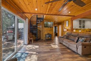 Posezení v ubytování Cabin #4