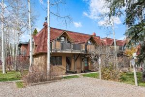 Το κτήριο όπου στεγάζεται  η παραθεριστική κατοικία