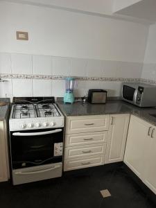 Kuchyň nebo kuchyňský kout v ubytování Balashi