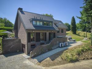 una casa con techo encima en Silt II, en Schinnen