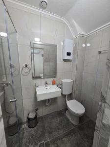 Ένα μπάνιο στο Vila La Familia +6 φωτογραφίες