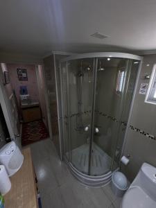 Koupelna v ubytování La Ruta del Jazz + 40 fotografií