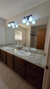 Η κουζίνα ή μικρή κουζίνα στο Peaceful Nampa Retreat