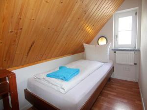 Postel nebo postele na pokoji v ubytování Ferienwohnung, Gutshaus Schulenbrook