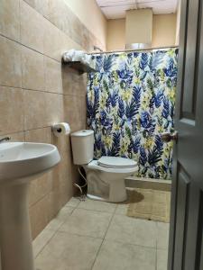 Koupelna v ubytování Coconut village