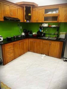 Η κουζίνα ή μικρή κουζίνα στο Home tai gia +9 φωτογραφίες