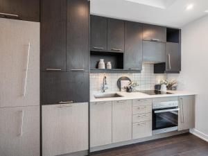 Η κουζίνα ή μικρή κουζίνα στο Bellagio Suites - Toronto's Entertainment District +53 φωτογραφίες