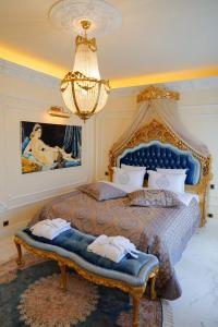 Imagen de la galería de Luxury apartment next to Eiffel Tower in the center of Paris, en Lanthenay