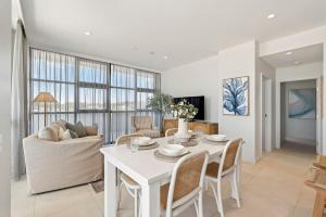 Φωτογραφία από το άλμπουμ του 409 at CODA - City Convenience Meets Coastal Ease σε Κοφς Χάρμπορ