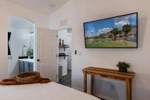 Φωτογραφία από το άλμπουμ του Desert Escape close Trails & River σε Parker