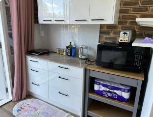 Afbeelding uit fotogalerij van Mains Rd studio 带沙发阳光房 M8 in Brisbane