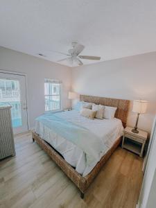 Postel nebo postele na pokoji v ubytování Can't Beach This + 13 fotografií